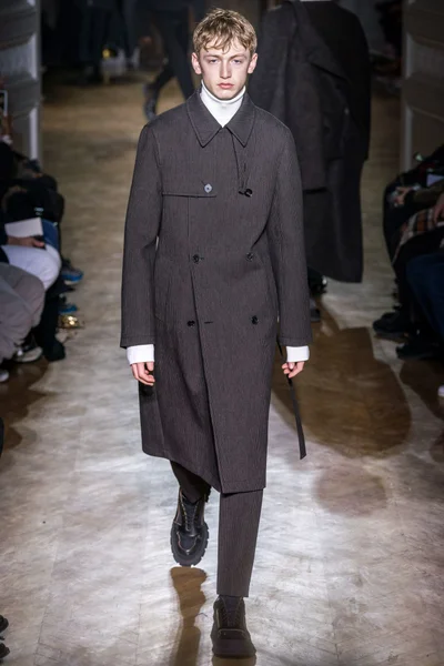 Look 7